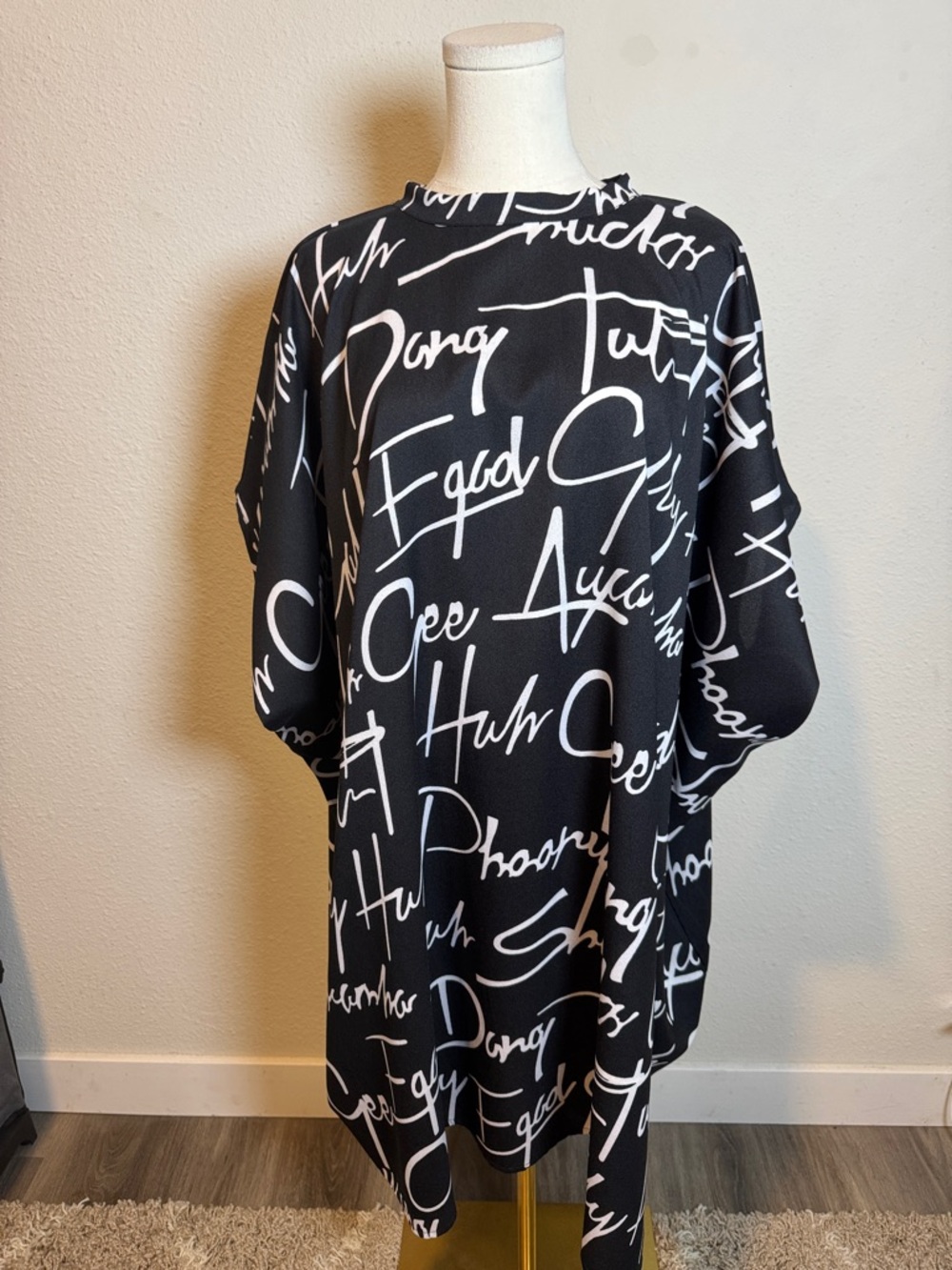 NWT Matti Mamane “Amavo” Oversized Script/Grafiti Print Tunic Dress One Size